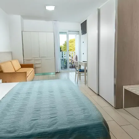 Clipper Apart-hotel 4*